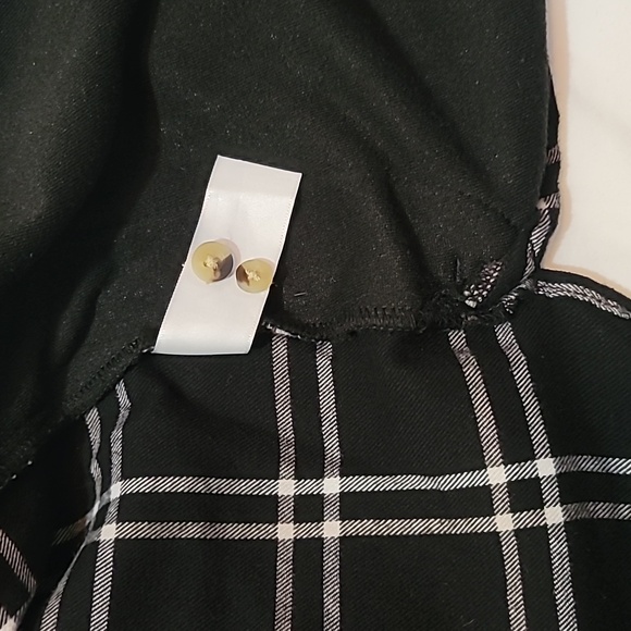 Jachs Girlfriend New York Women's' Flannel Shirt. Medium, Black, Side Pockets - Picture 2 of 11